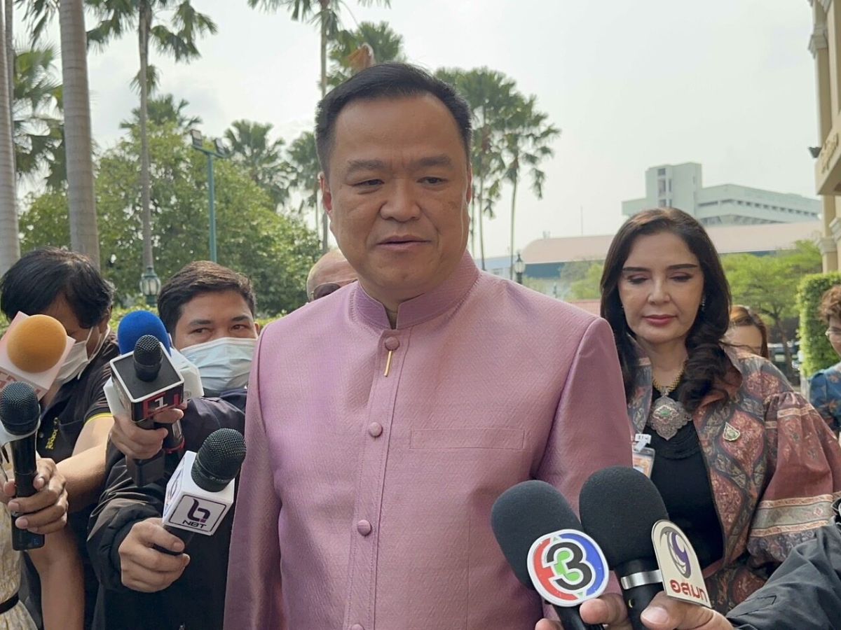 อนุทิน เมินตอบ แฮกเกอร์ล้วงข้อมูลหมอพร้อม ไล่ไปถามปลัด สธ.