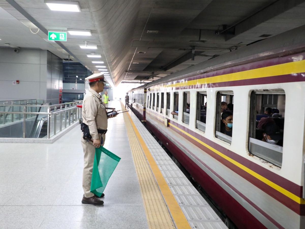 เดินทางโดยรถไฟช่วงสงกรานต์  วันที่ 7-12 เม.ย. 66 เกือบครึ่งล้านคน