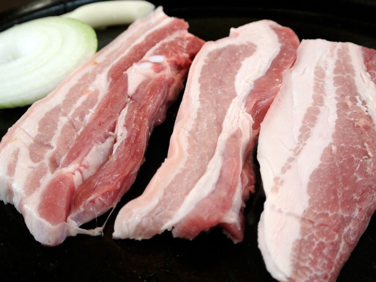 กรมศุลฯ แจงส่งมอบของกลาง “หมูเถื่อน” ให้กรมปศุสัตว์ทำลายแล้ว 13 ตู้