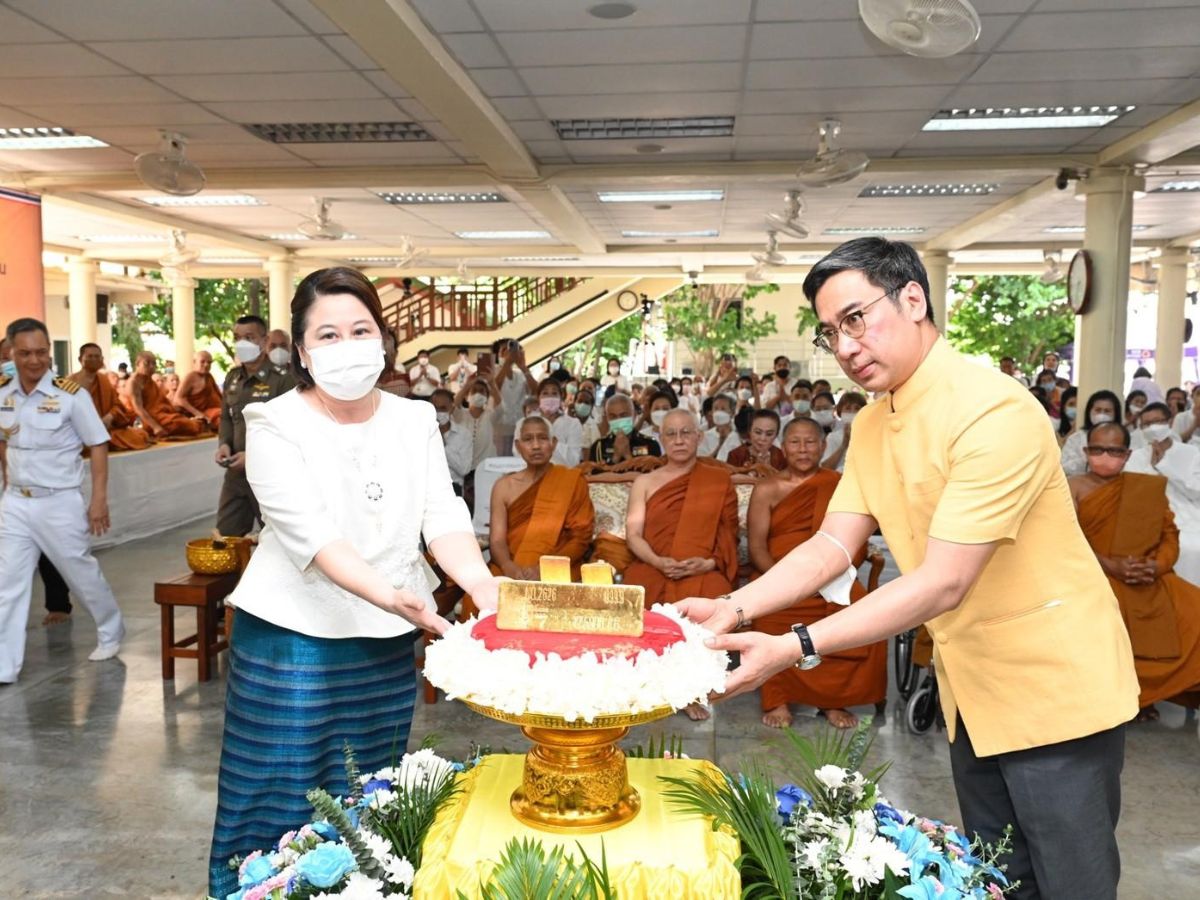 ธปท. รับมอบทองคำ 14.5 กิโลกรัม จากศิษย์ “หลวงตามหาบัว”