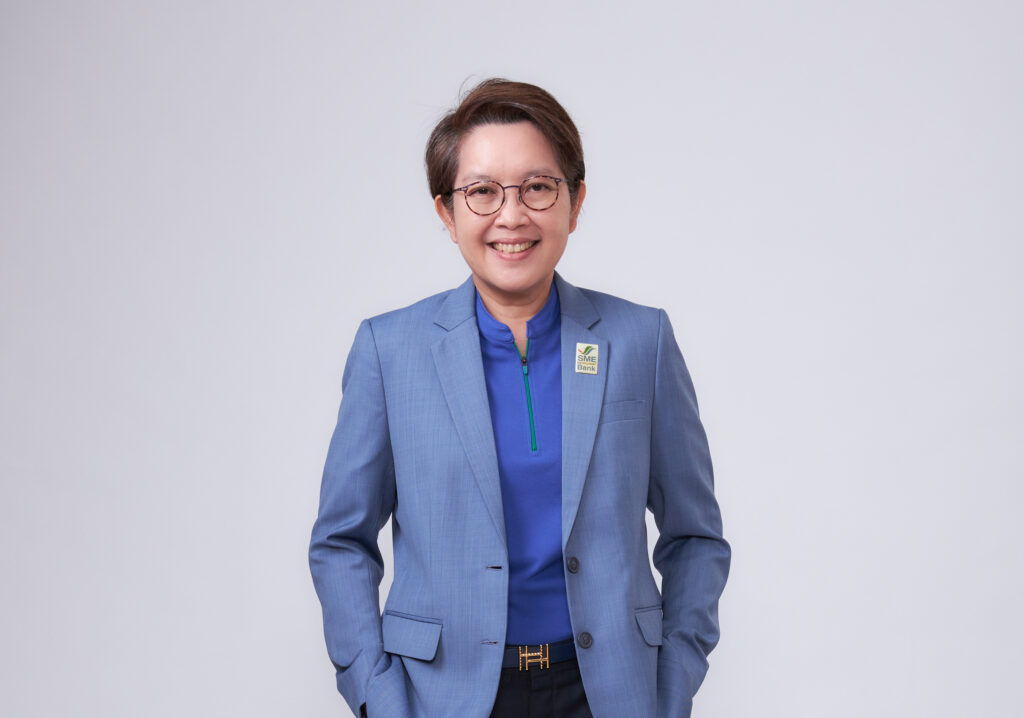 นางสาวนารถนารี รัฐปัตย์