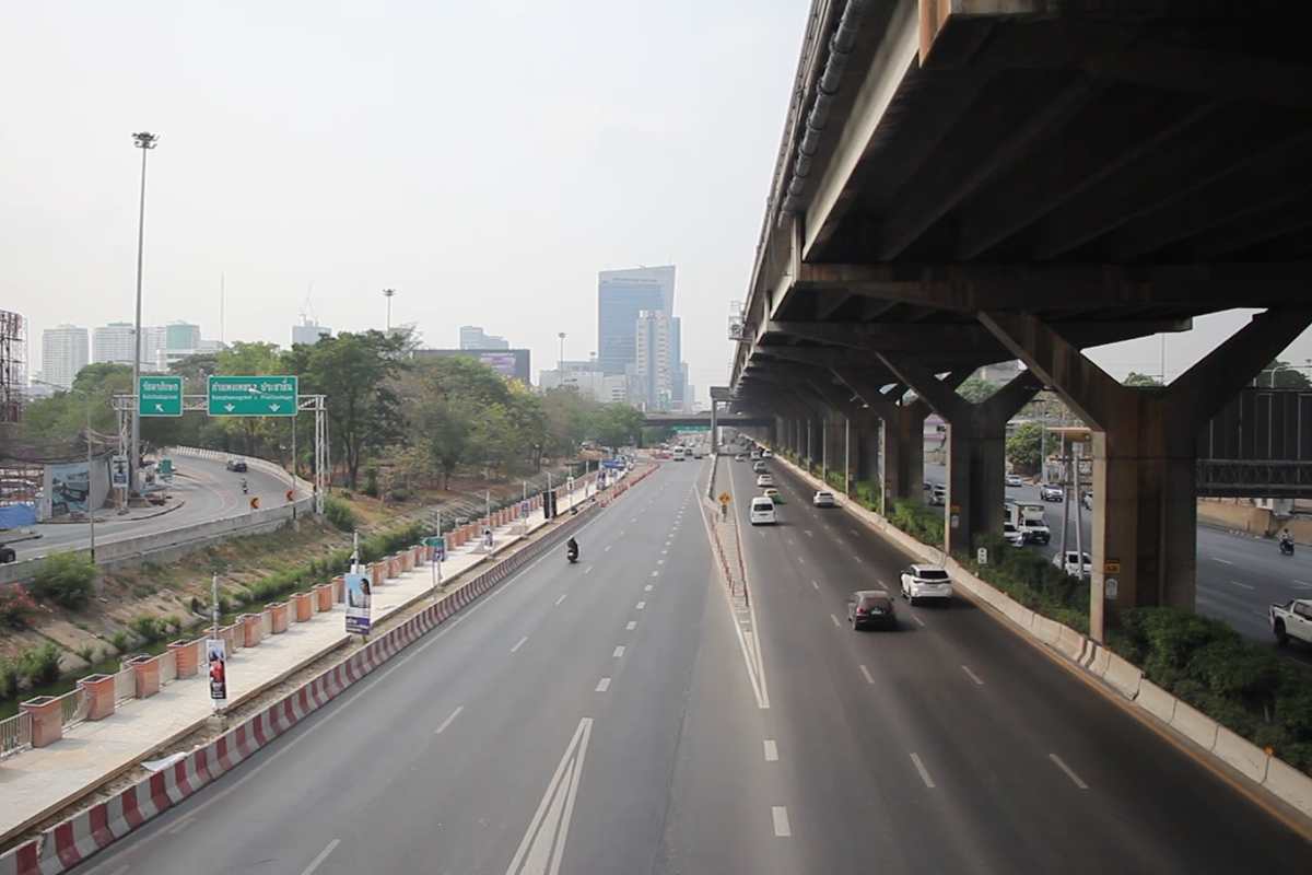 หยุดสงกรานต์วันแรก กทม. ถนนโล่งหลังคนแห่เดินทางออก ตจว.เพราะอัดอั้นมานาน