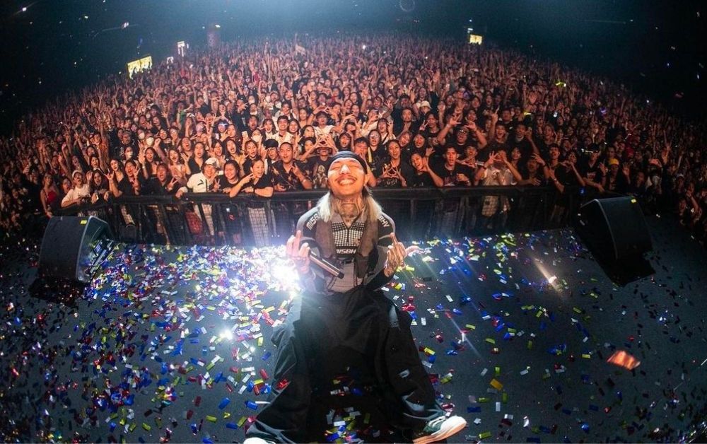 ประวัติ ยังโอม YOUNGOHM ผู้ถ่ายทอดเสียงจากเด็กวัดผ่านเพลงธาตุทองซาวด์