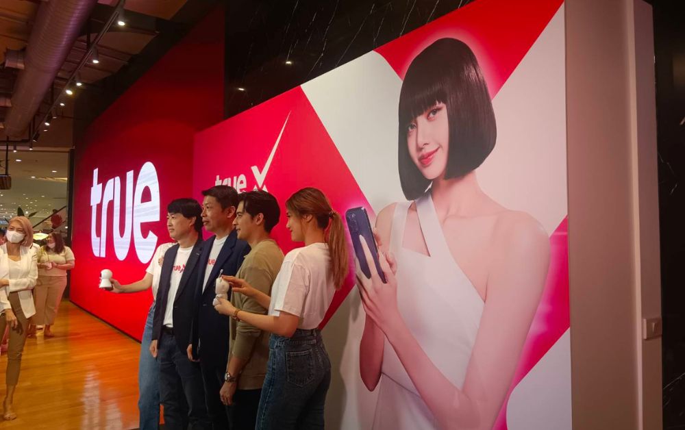 ลิซ่า แบล็กพิงค์ เป็นพรีเซ็นเตอร์-แบรนด์แอมบาสซาเดอร์ของแบรนด์ไหนบ้าง
