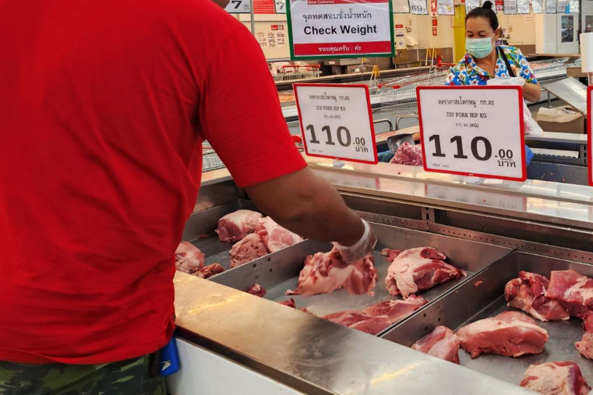 ราคาหมูดิ่ง เฉียดต่ำ 100 บาท/กก. หมูเถื่อนทุบเกษตรกรไทยเดี้ยง