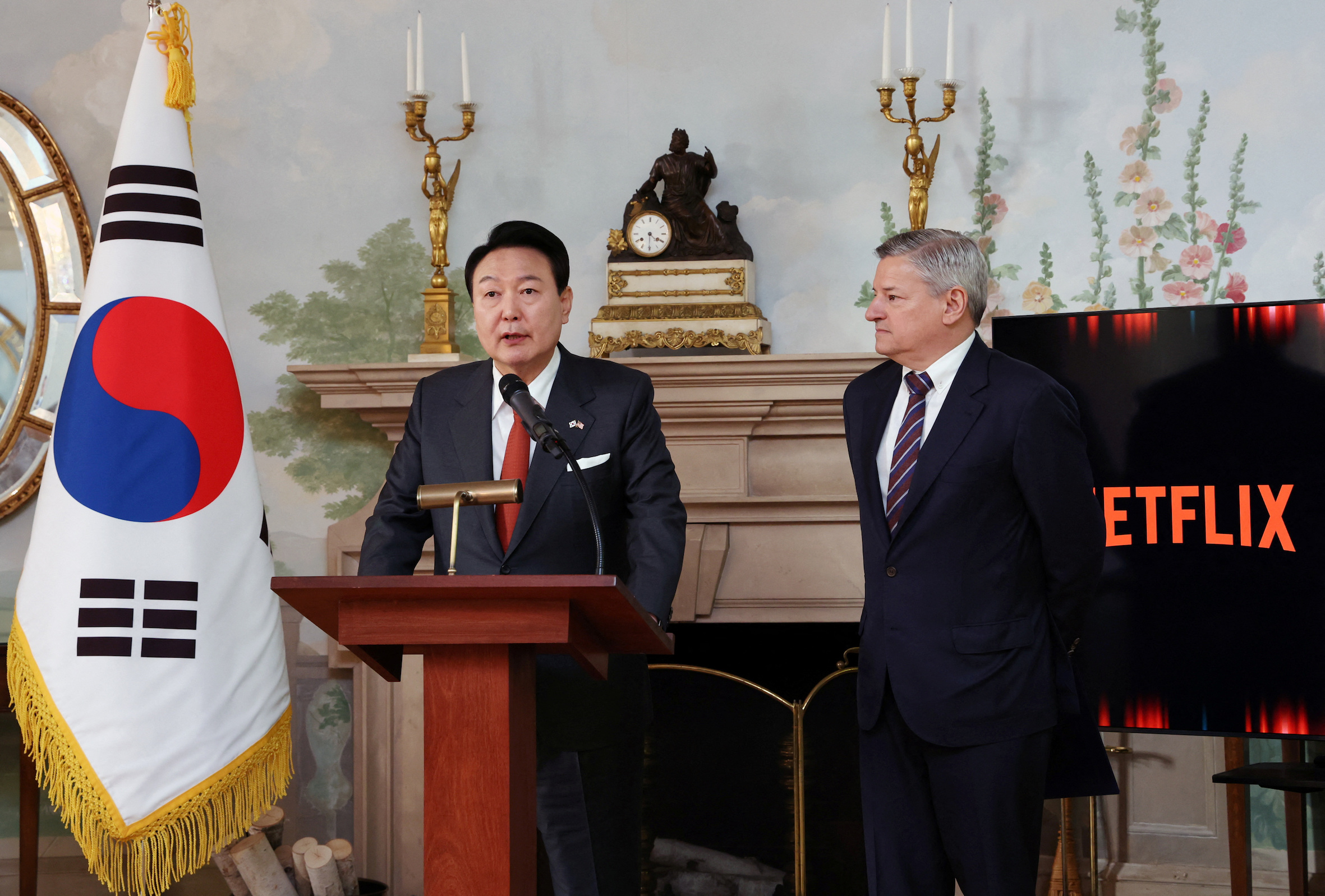 Netflix ประกาศทุ่ม 86,000 ล้านบาทผลิตเนื้อหาเกาหลี หลังพบผู้นำกิมจิขณะเยือนสหรัฐ
