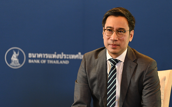 เศรษฐพุฒิ ดร.เศรษฐพุฒิ สุทธิวาทนฤพุฒิ แบงก์ชาติ เศรษฐกิจ การเมือง