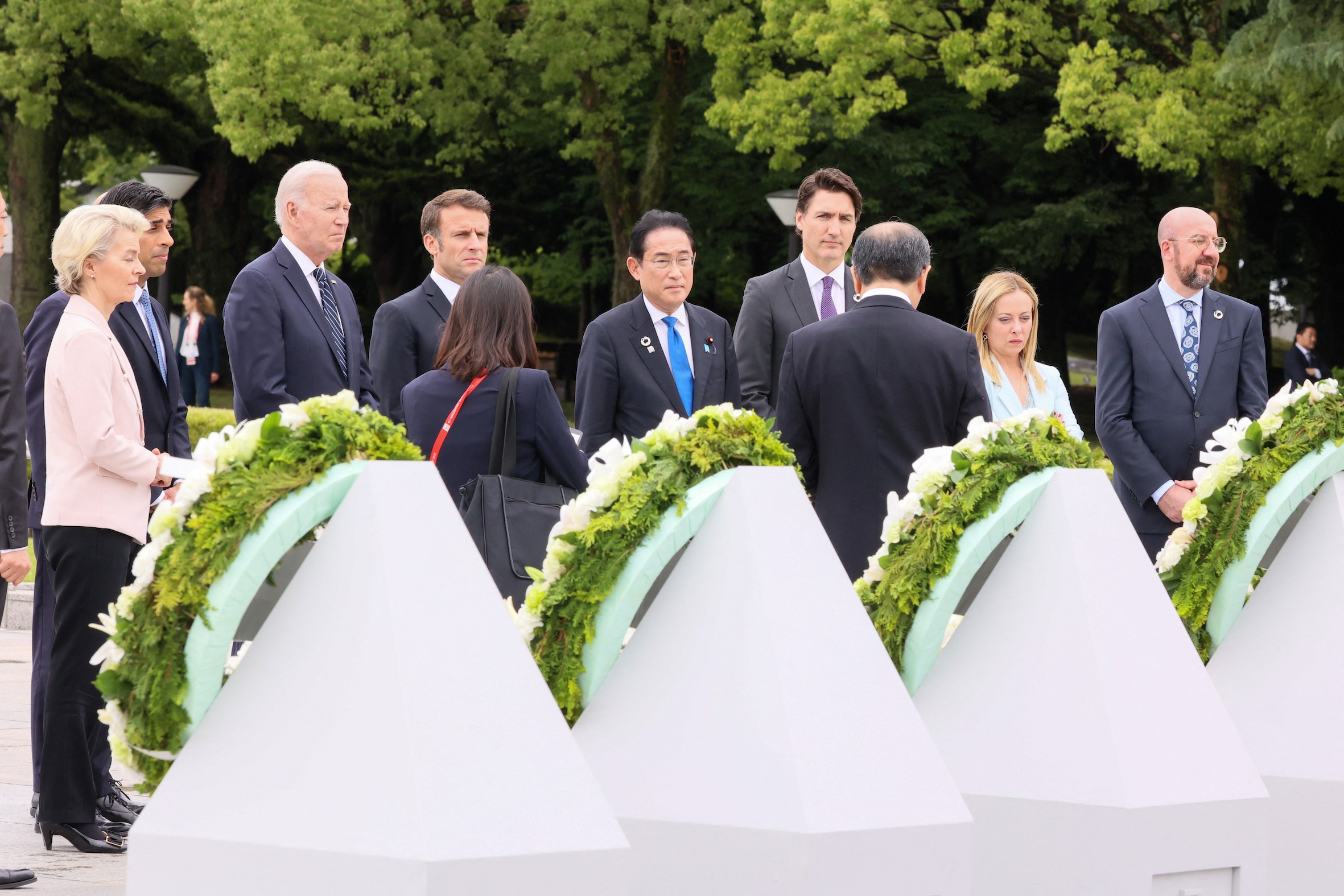 ผู้นำ G7 เยือนอนุสรณ์สันติภาพฮิโรชิมา ภาพสัญลักษณ์การให้คำมั่น “ไม่ใช้นิวเคลียร์”