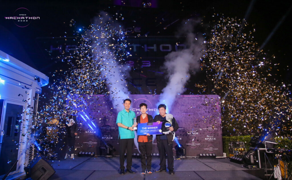 ปรเมศวร์ งามพิเชษฐ์ นายกเมืองพัทยา มอบรางวัล ผู้ชนะเลิศอันดับ 1 ทีม Sinol