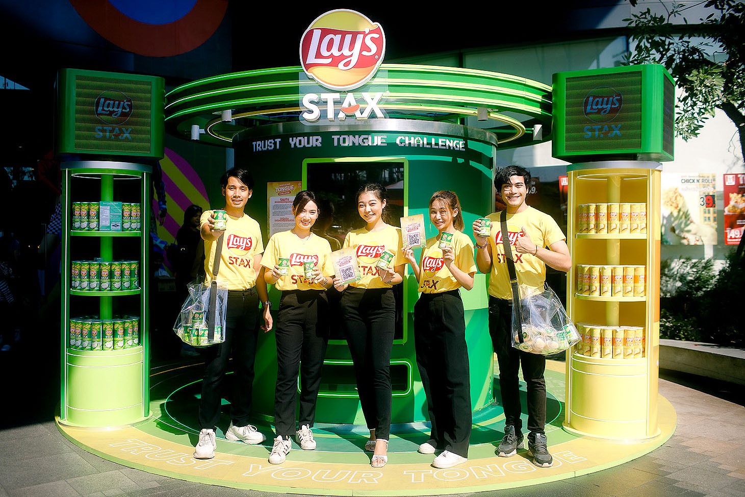 ‘เลย์ สแตคส์’ เปิดตัวแคมเปญ ‘Lay’s Stax Trust Your Tongue Challenge’ ครั้งแรก!! 