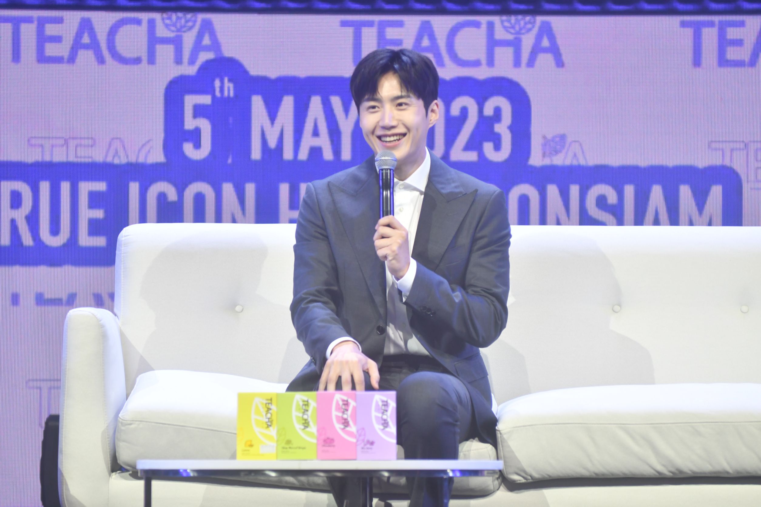 คิม ซอนโฮ ขึ้นแท่นพรีเซ็นเตอร์คนแรกของ TEACHA แบรนด์คอมบุชาสัญชาติไทย
