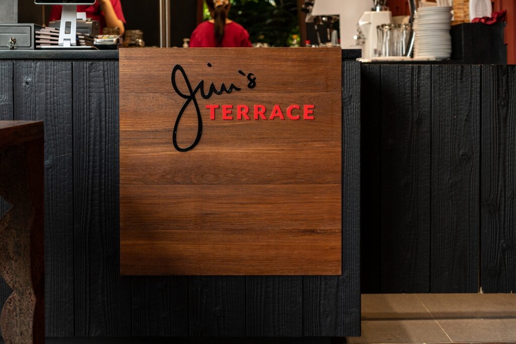 จิม ทอมป์สัน เปิด “JIM'S TERRACE”