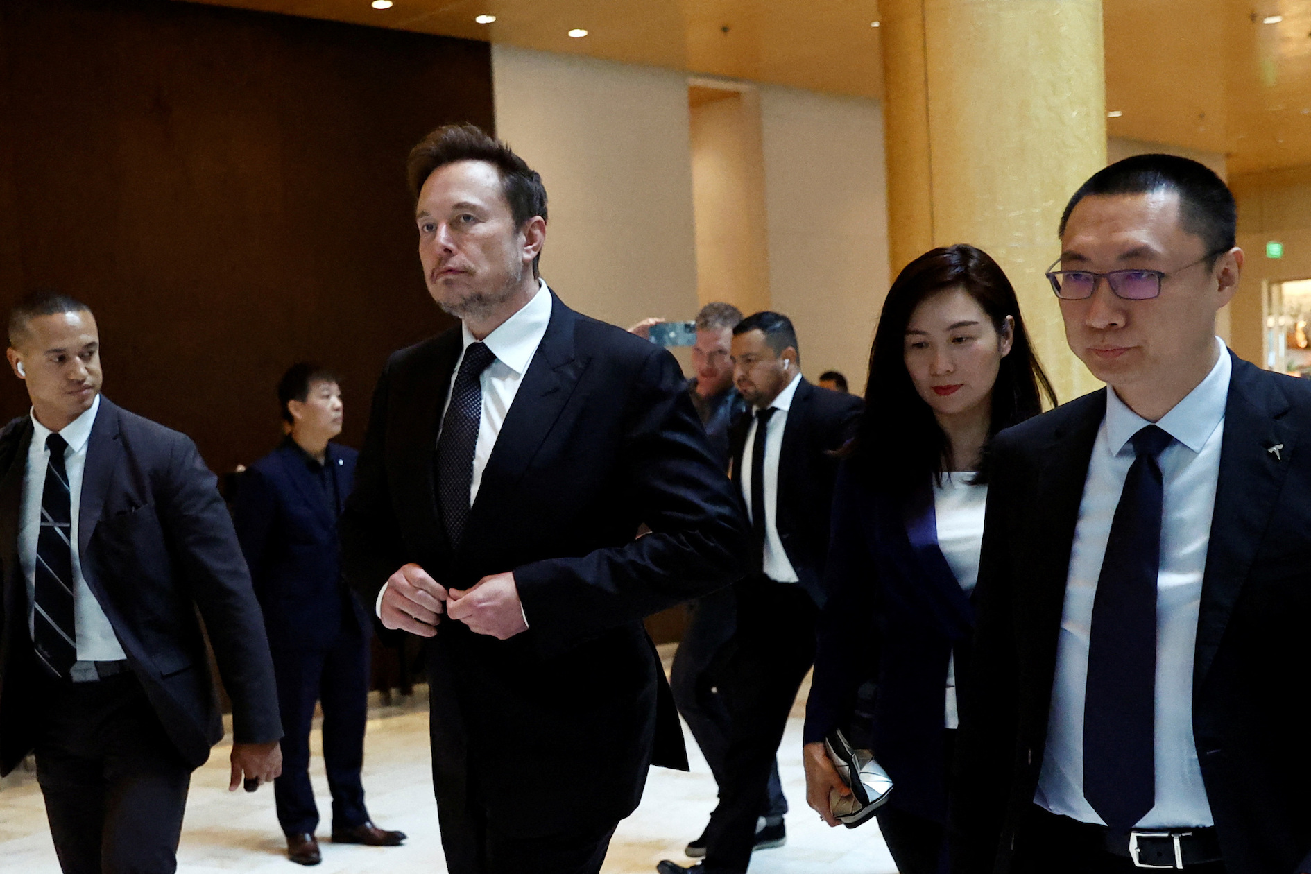 จับตา อีลอน มัสก์ เยือนจีน เยี่ยมโรงงาน พบตัวแทนรัฐบาล-ซัพพลายเออร์ อาจมีดีลใหม่ ?