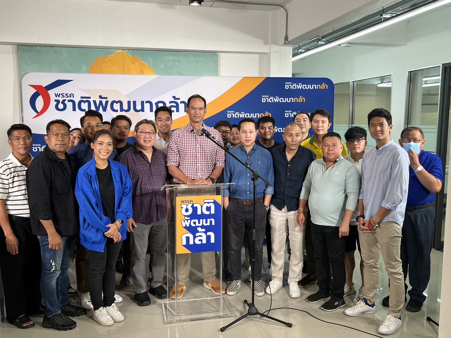 กรณ์ เชื่อคะแนนเลือกตั้งเพื่อเปลี่ยนแปลง ขอ ส.ว.เคารพเสียงประชาชน