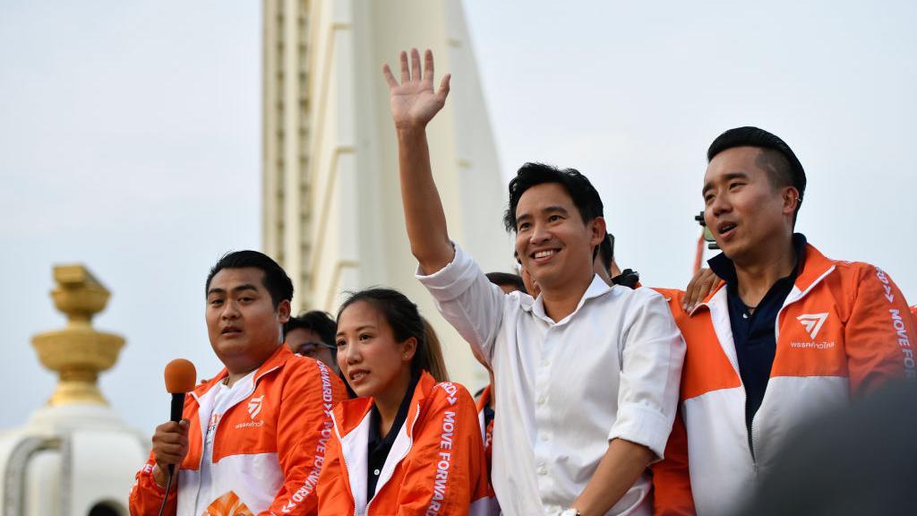 เลือกตั้ง 2566 : เปิดฉากทัศน์หาก ส.ว. ชิง “ปิดสวิตช์” ตัวเอง งดออกเสียงเลือก “พิธา” เป็นนายกฯ