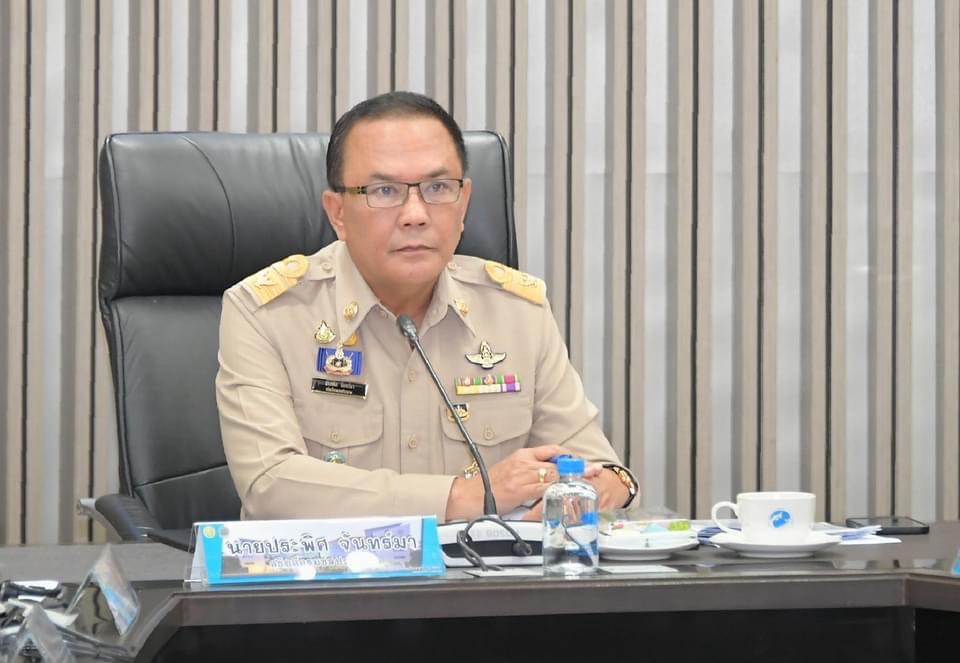 นายประพิศ จันทร์มา 