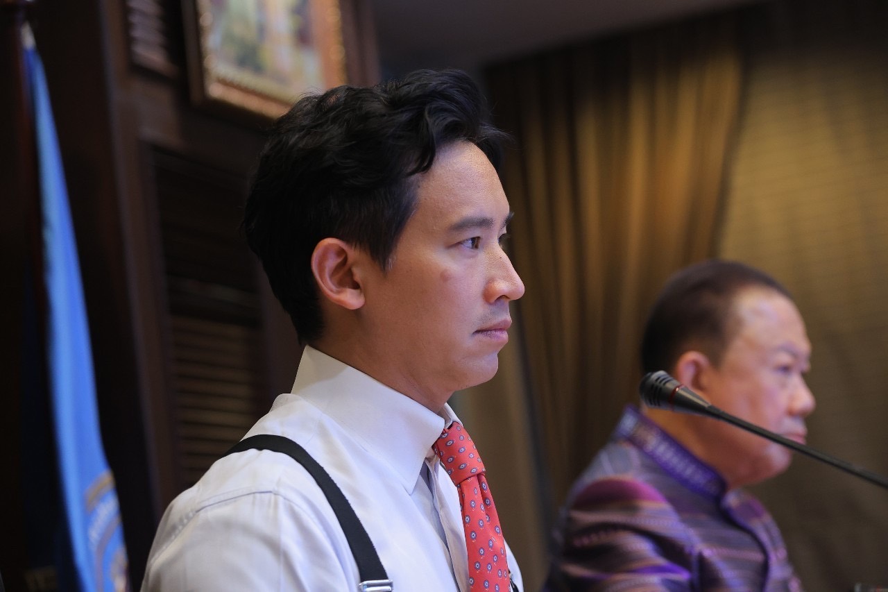 พิธา พบสภาหอการค้าไทย โชว์วิชั่น อีก 4 ปี เศรษฐกิจไทยโตเหนือเส้นค่าเฉลี่ยโลก