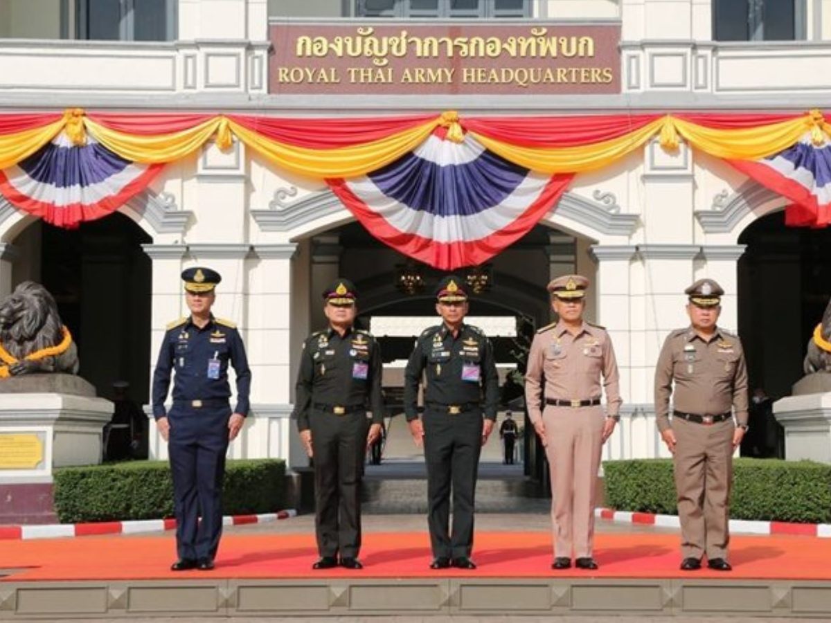 ผบ.เหล่าทัพ งดโหวตเลือกนายกฯ ไม่ว่ามาจากพรรคใด ย้ำวางตัวเป็นกลาง