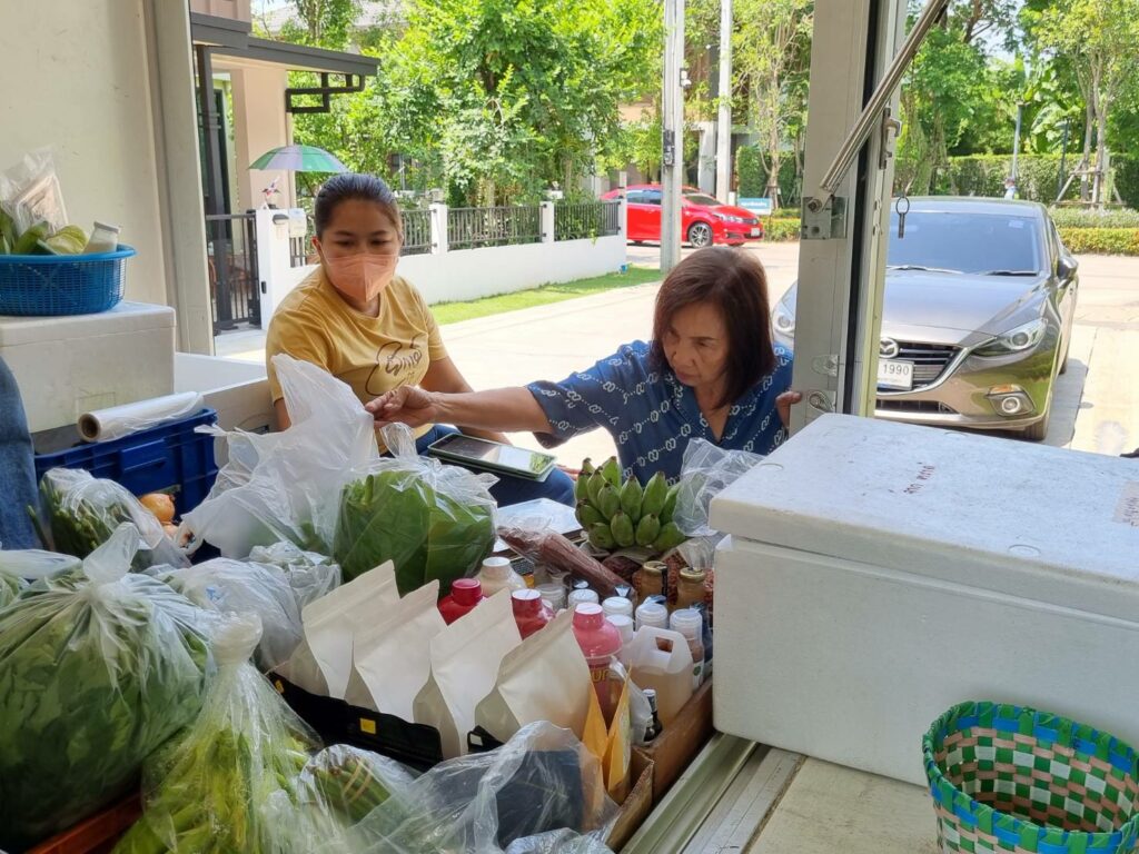 ตลาดนัดธรรมช่าติเคลื่อนที่ (5)