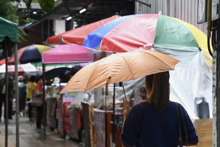 ฤดูฝน หน้าฝน ฝนตก ตากฝน.