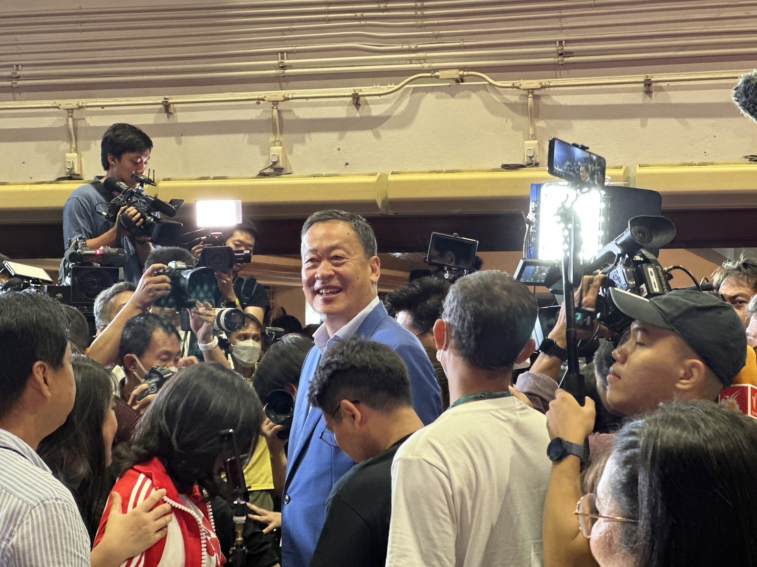 พรรคเพื่อไทยเหงา คะแนนไม่แลนด์สไลด์