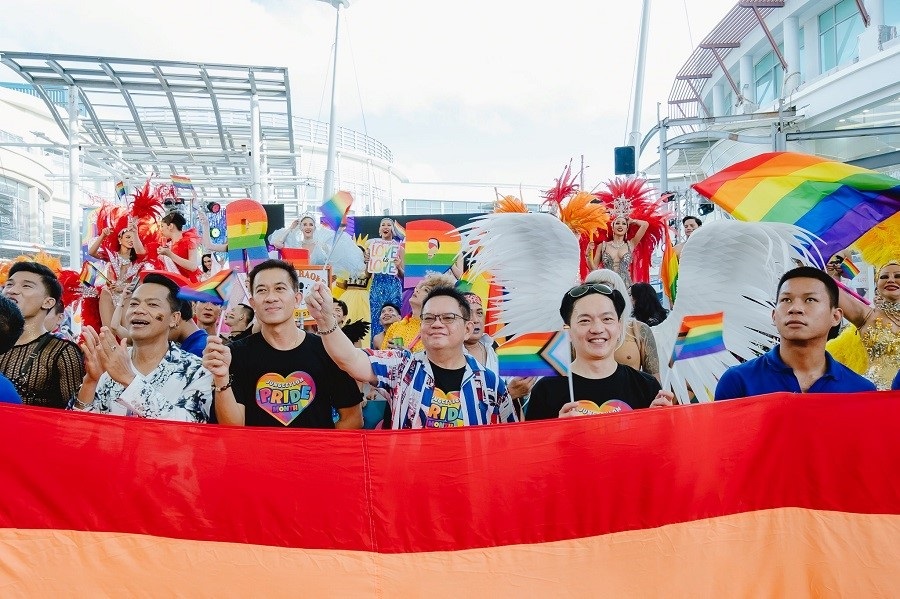 งาน “JUNGCEYLON Pride Month”