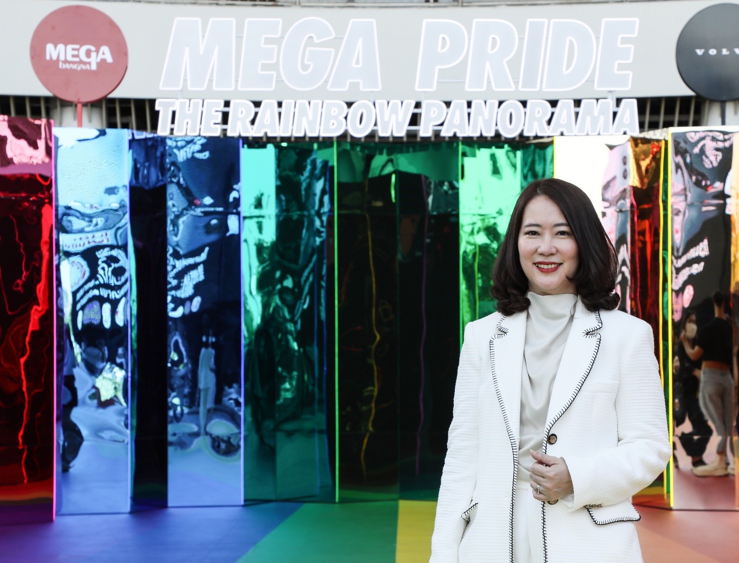 เมกาบางนา จับมือ วอลโว่ คาร์ ประเทศไทย จัดกิจกรรม MEGA PRIDE : THE RAINBOW PANORAMA