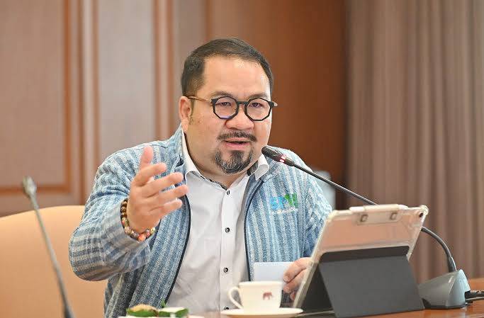 นายแสงชัย ธีรกุลวาณิช นายแสงชัย ธีรกุลวาณิช