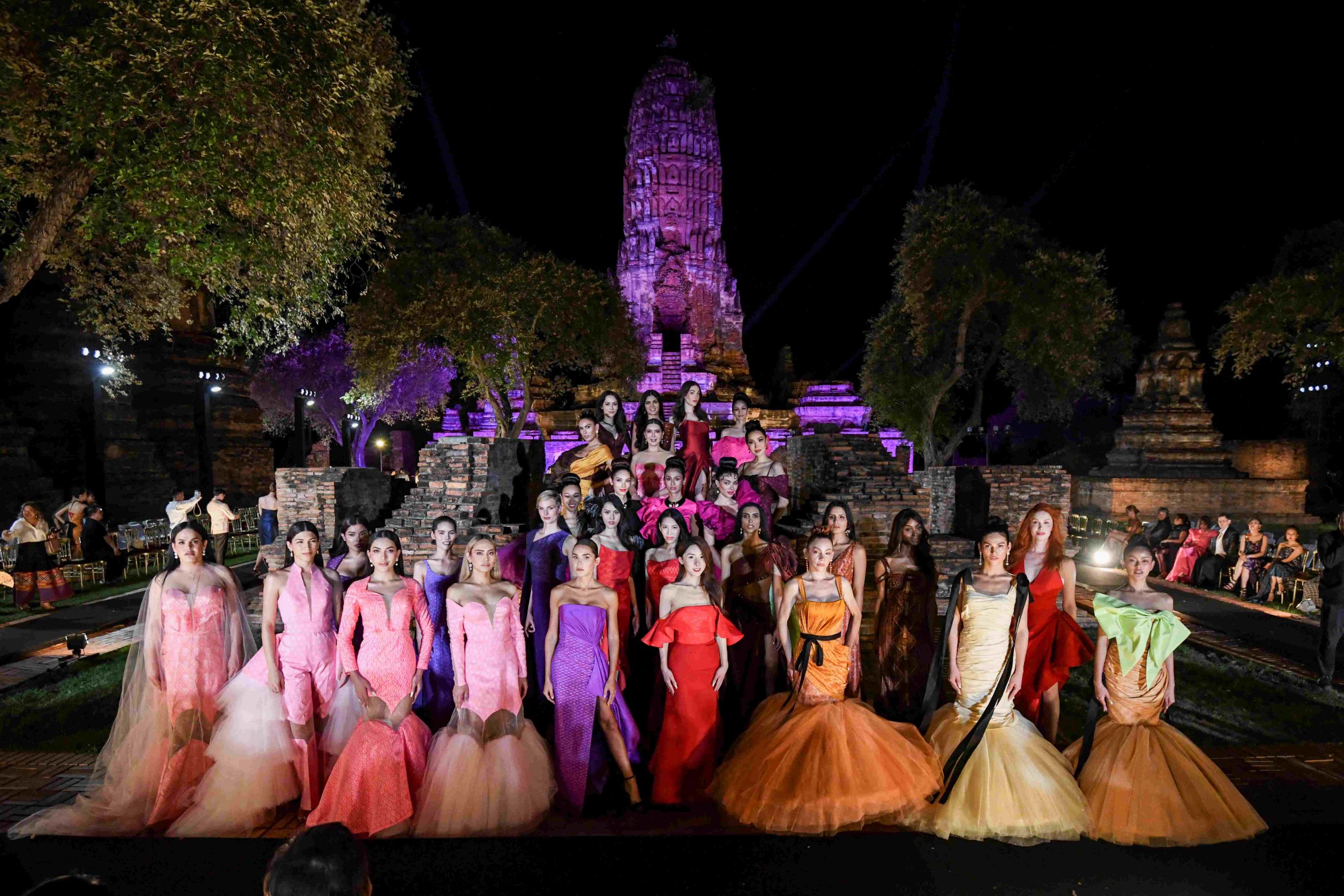 Miss International Queen 2023 เปิดฉาก ผู้เข้าประกวดเดินโชว์ชุดผ้าไหมไทย