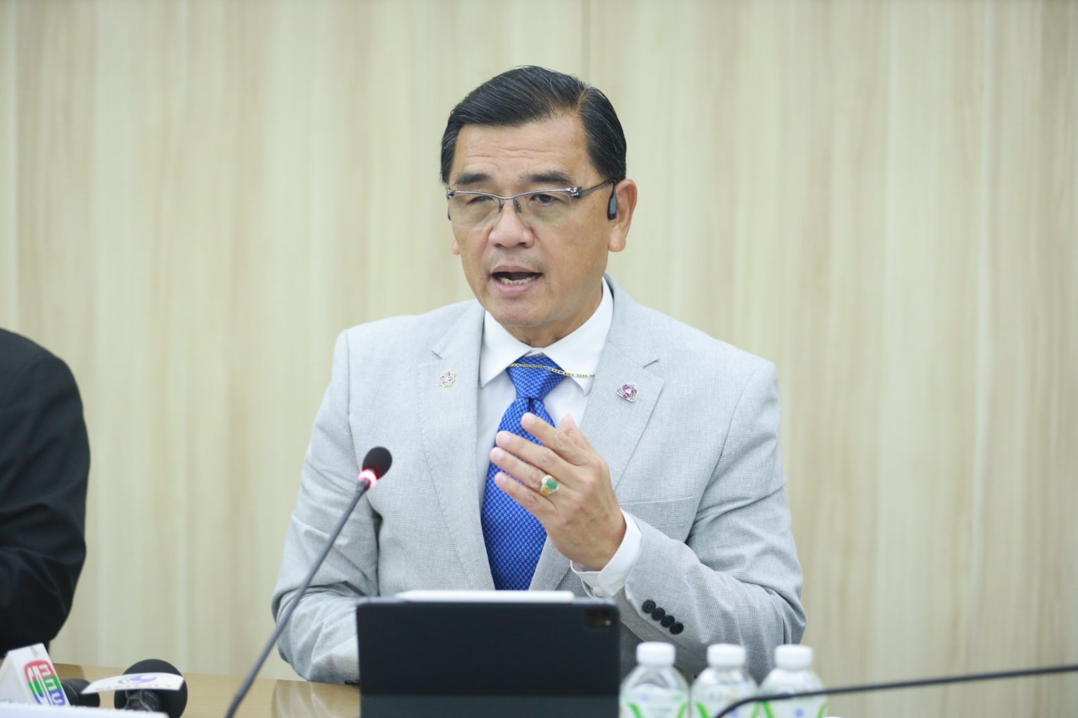 มนตรี มหาพฤกษ์พงศ์