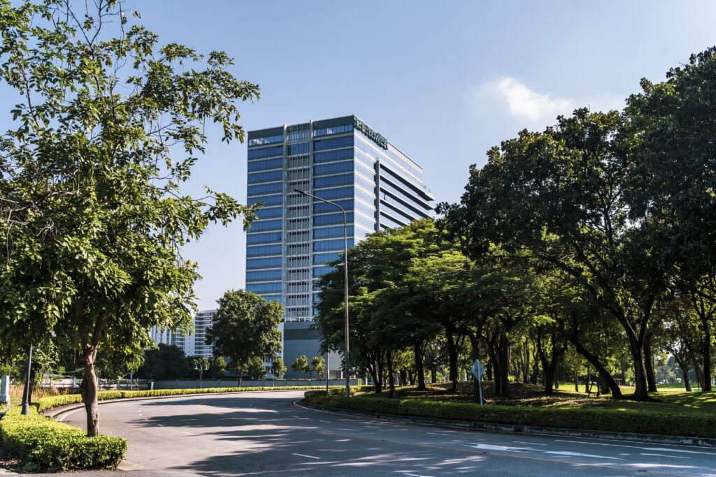 5.CP Tower North Park สำนักงานพรีเมียม วิวสวน ผนึก Knight Frank