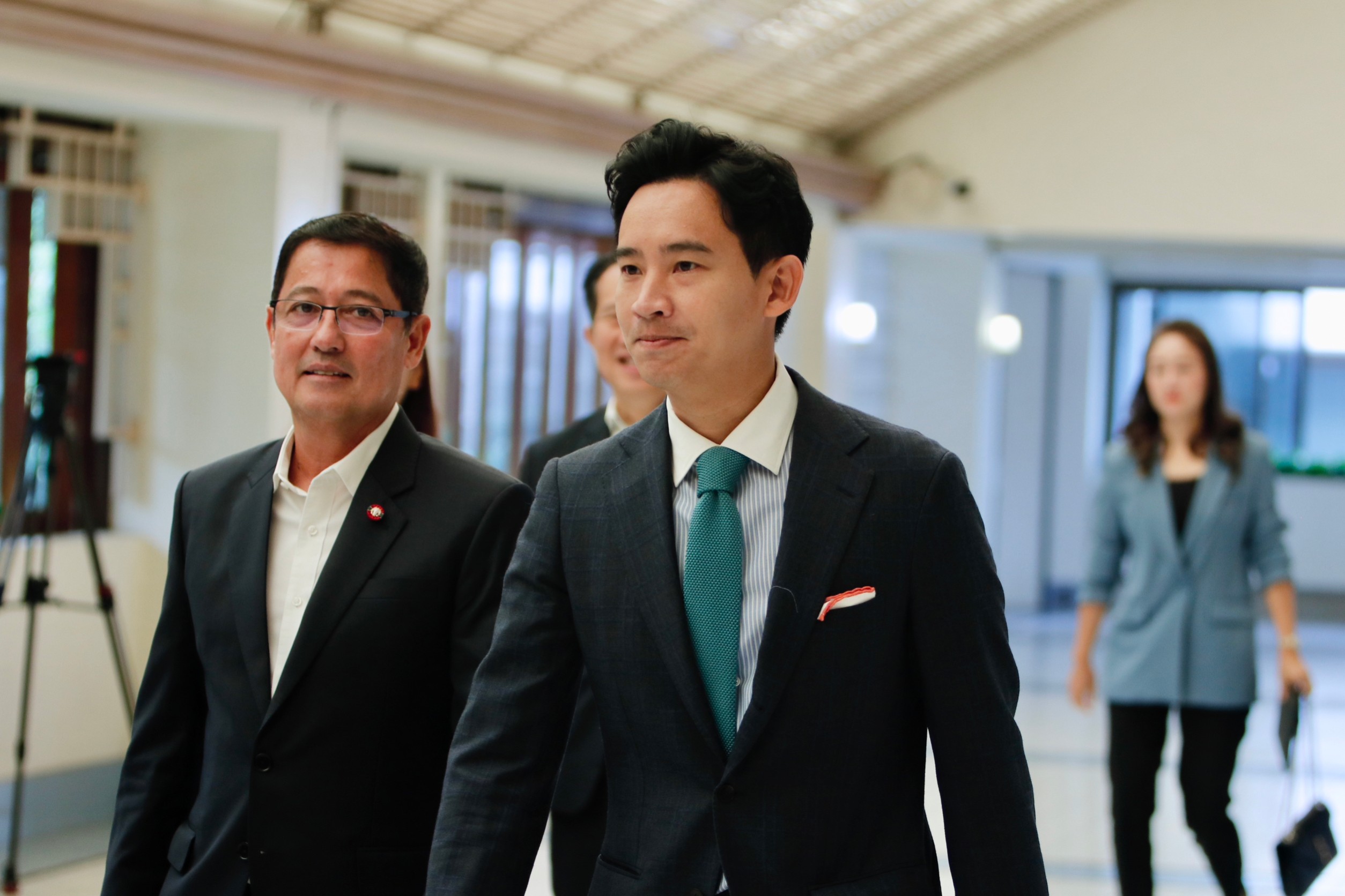 พิธา ยันโอนหุ้นให้ทายาทคนอื่นแล้ว หวั่นฟื้นคืนชีพไอทีวี