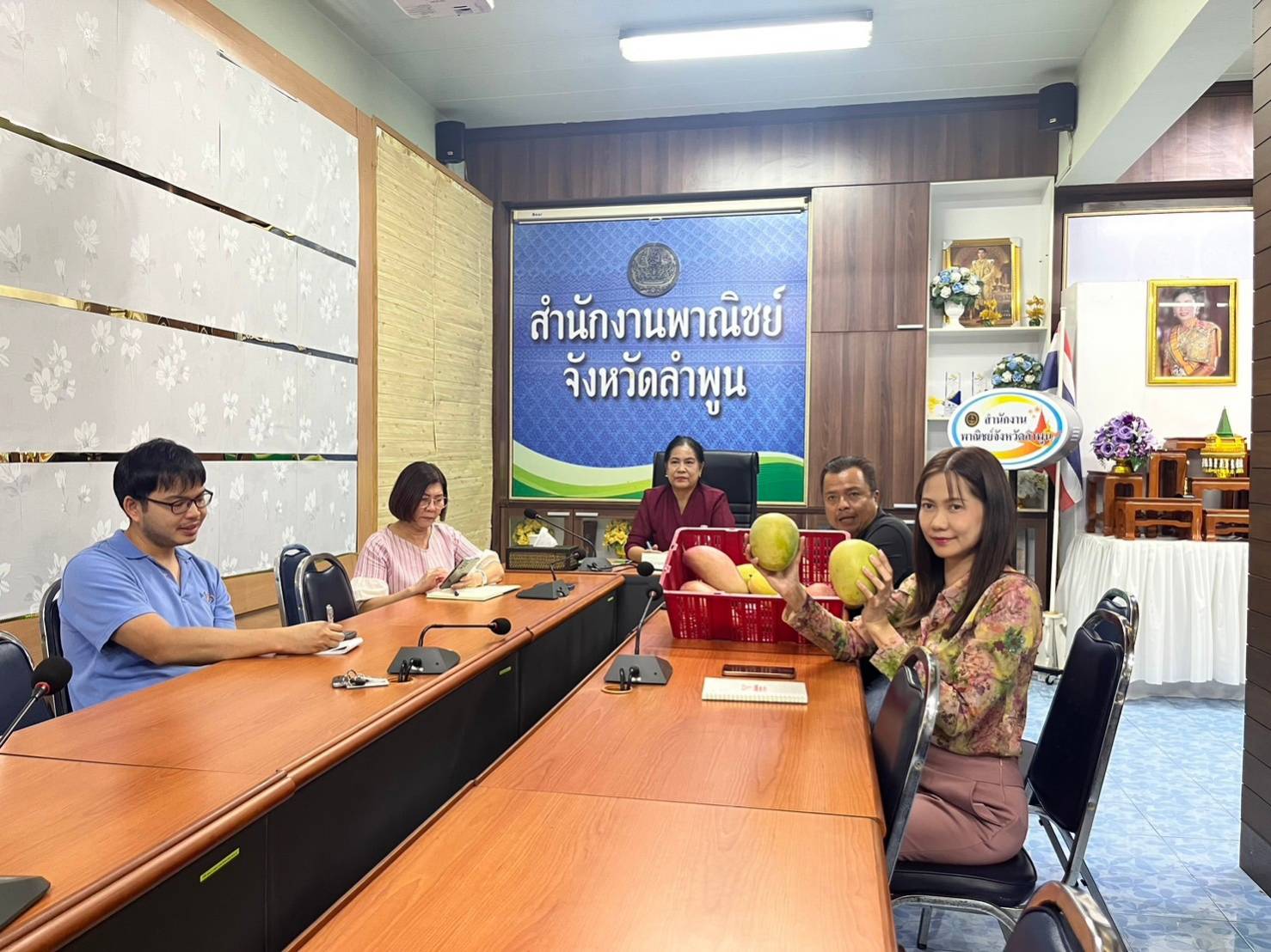 พาณิชย์ลำพูนจับคู่ธุรกิจออนไลน์ ขายมะม่วงแฟนซีคึก เตรียมทดลองตลาดต่อ