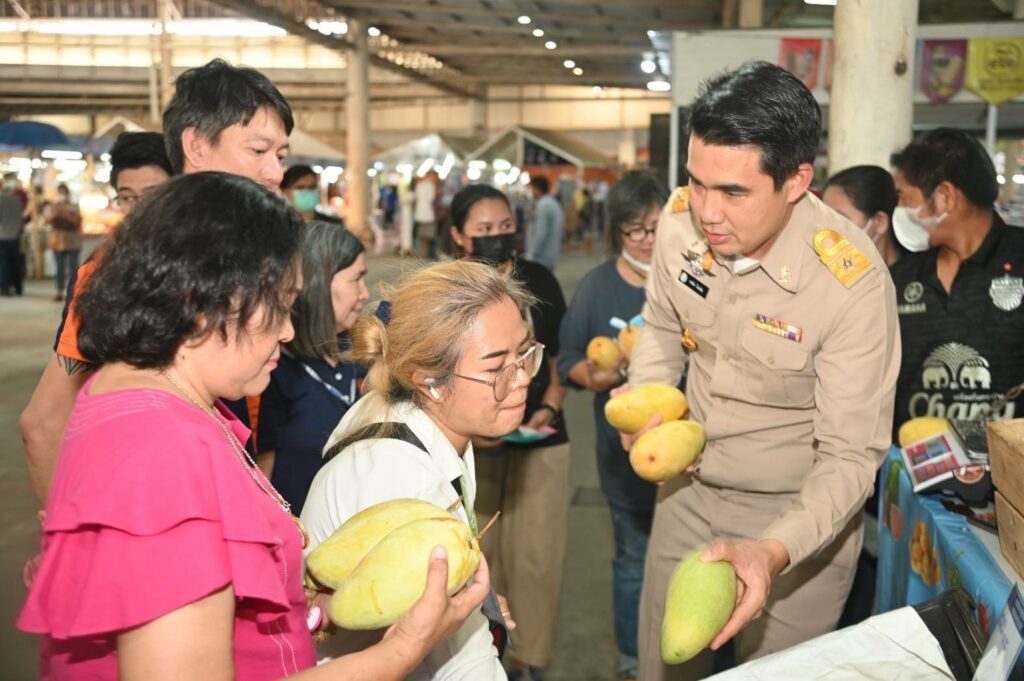 นายกรนิจ โนนจุ้ย 