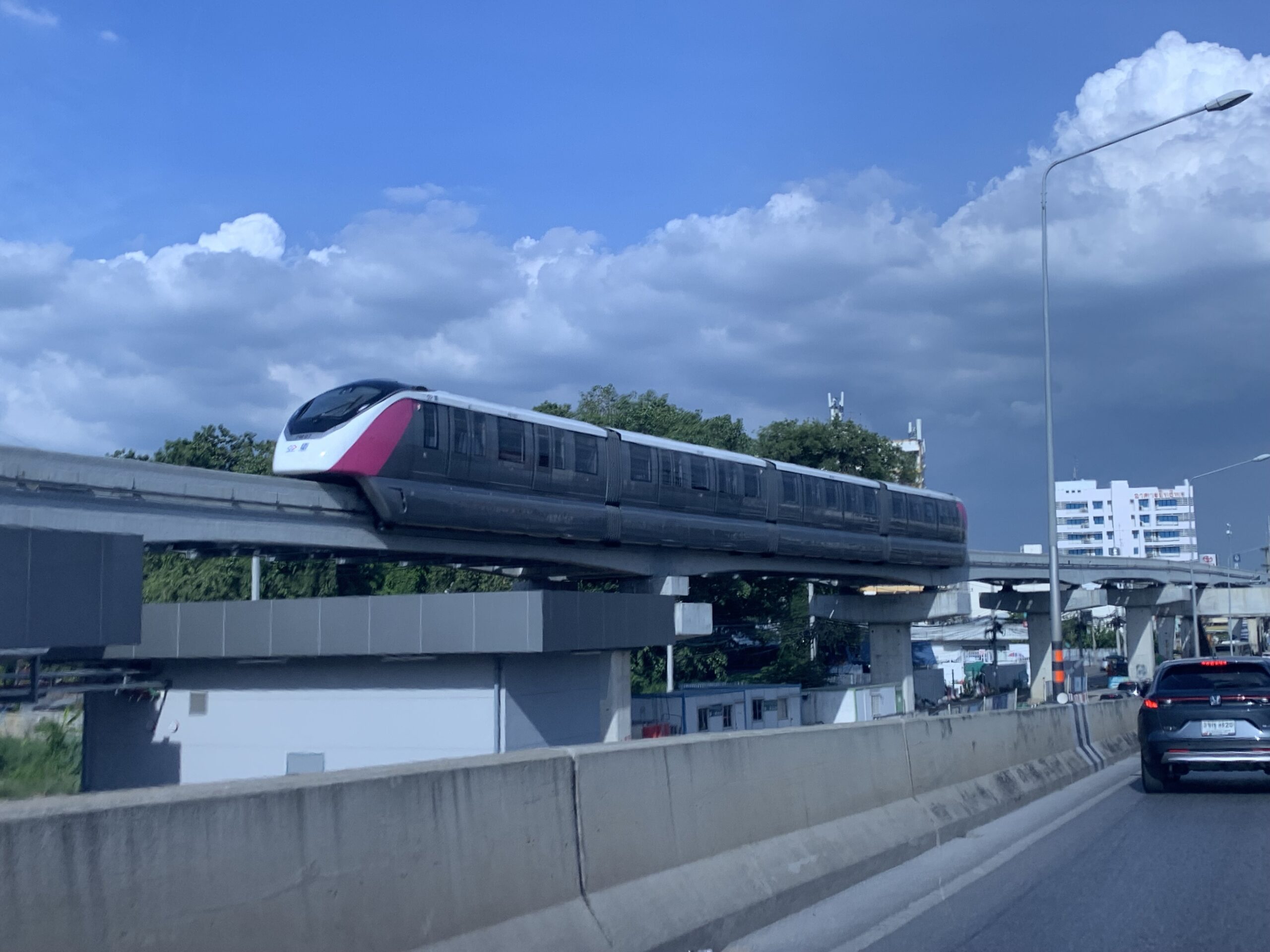 รถไฟฟ้าสายสีชมพู เช็กเส้นทาง-30 สถานี เปิดทดลองนั่งก่อนสิ้นปี 2566