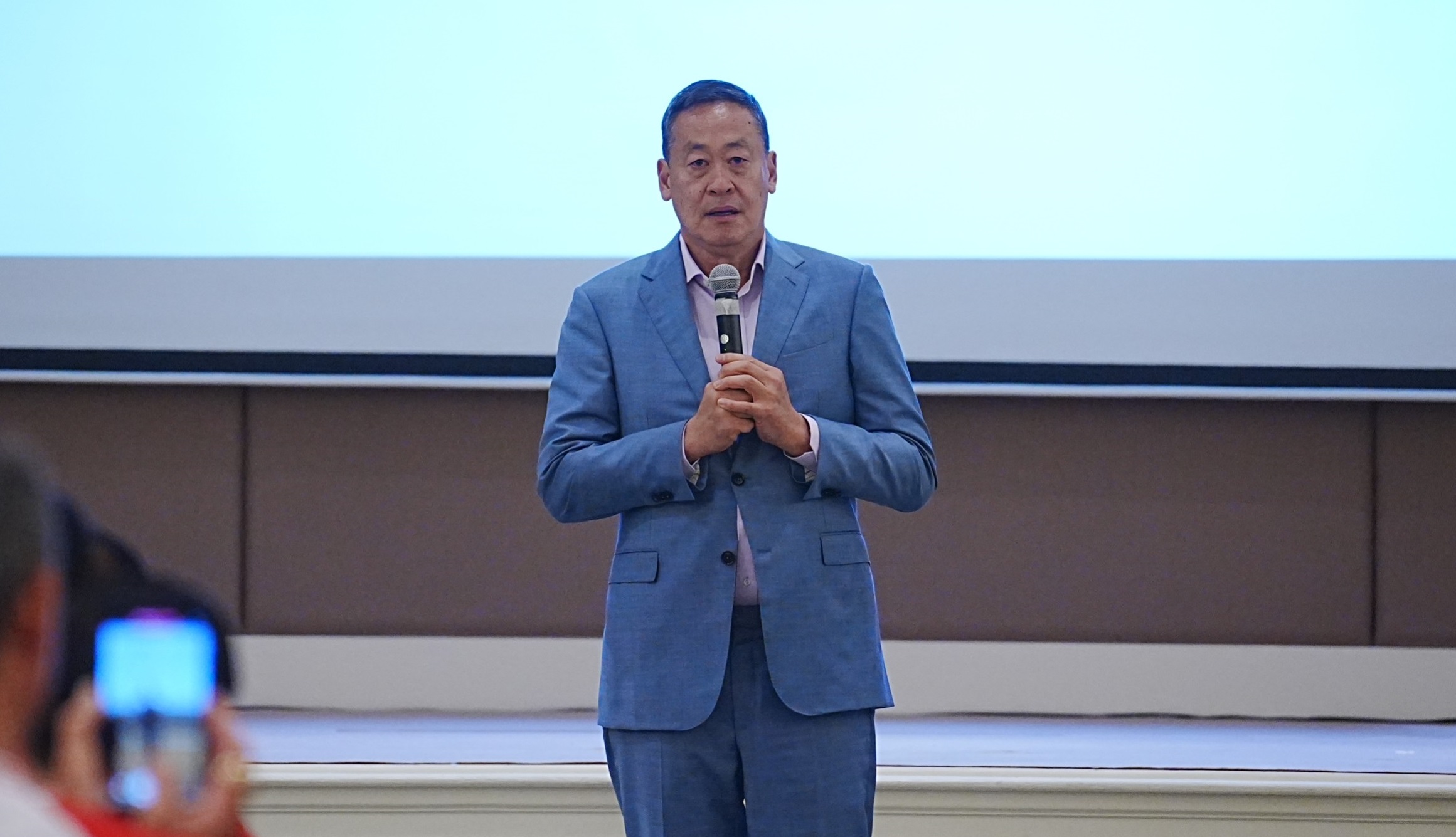 เศรษฐา ยันลงพื้นที่ไม่ได้ทาบรัศมี พิธา ทำงานเพื่อกลับมาเป็นรัฐบาล