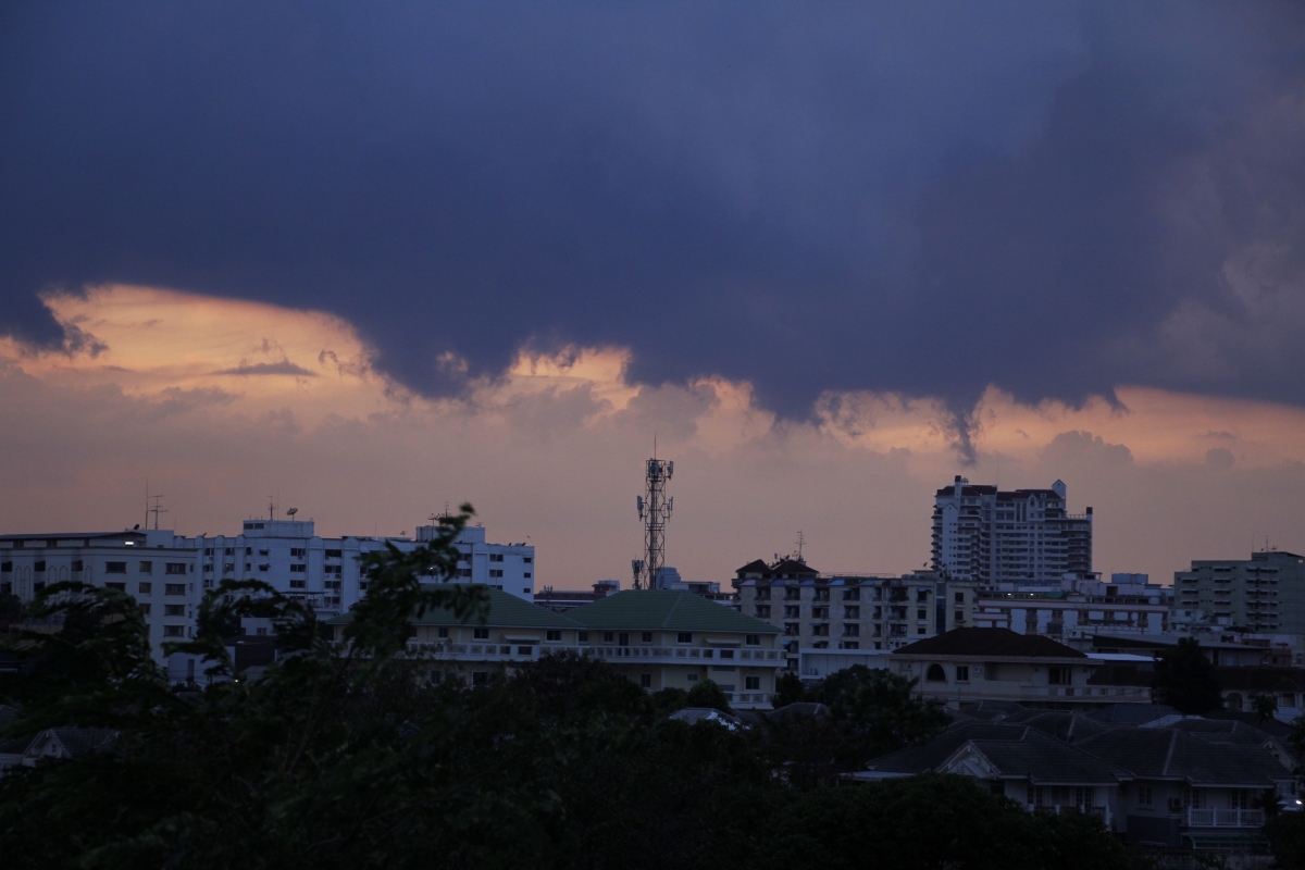 สภาพอากาศวันนี้ เตือนระวังฝนตกหนัก 42 จังหวัด กรุงเทพฯ-ปริมณฑลฝนตก 70%