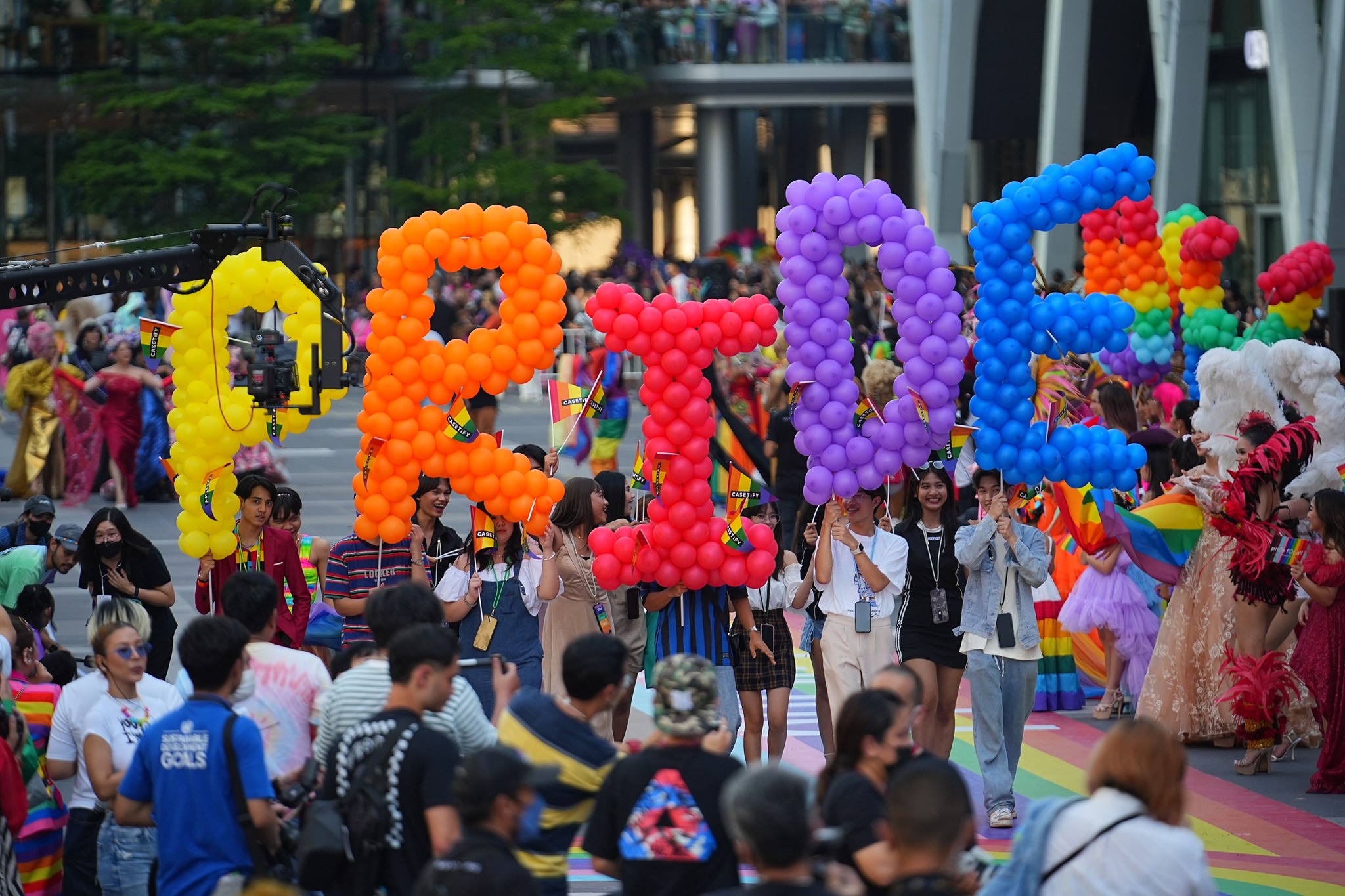 ส่องความเคลื่อนไหว 3 ยักษ์ค้าปลีกไทยโดดร่วม Pride Month