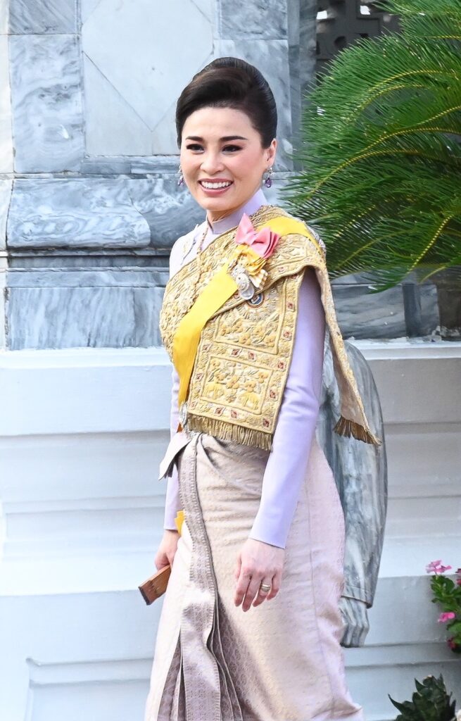 พระราชินี 