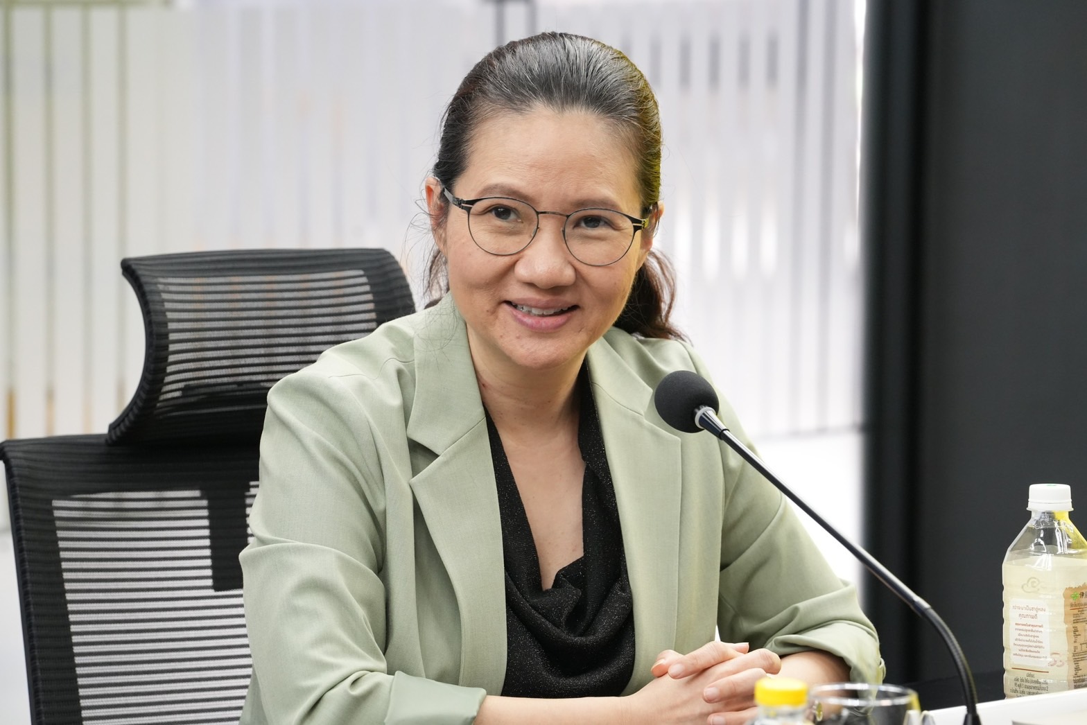 รศ.ดร.ธีรณี อจลากุล 