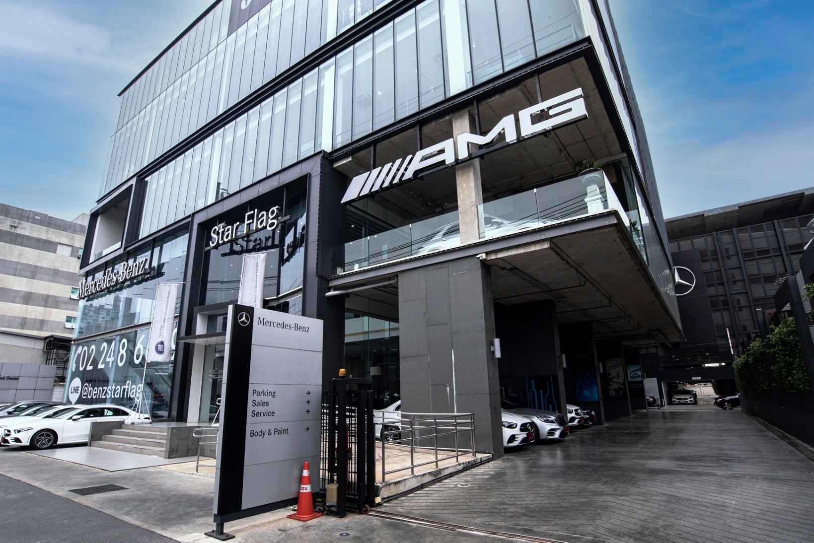 เบนซ์ สตาร์แฟลก ฉลองทศวรรษอัดโปรซื้อรถแจก “หนึ่งล้านพอยต์” The 1 