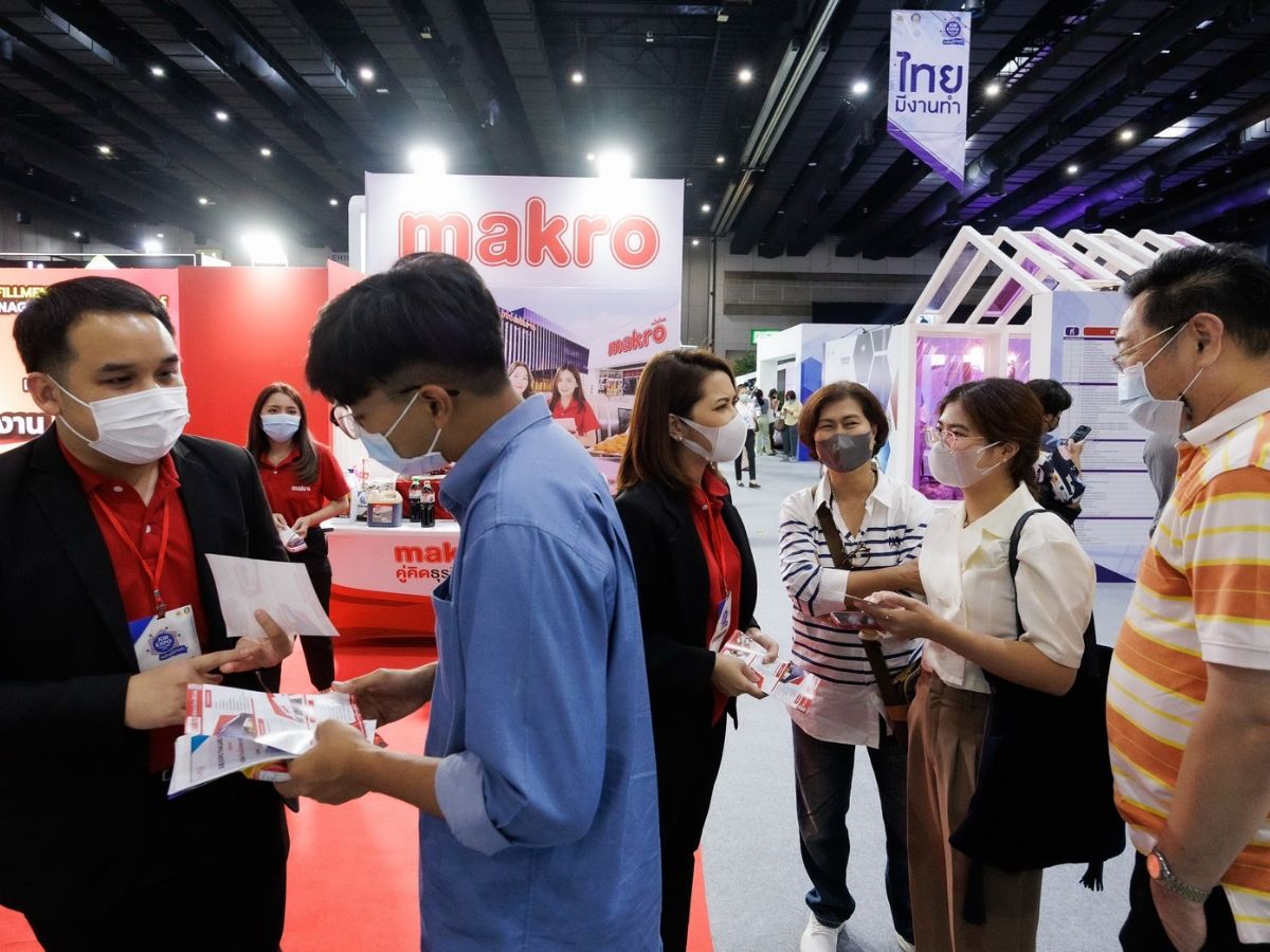แม็คโครรับสมัครงานกว่า 5,000 ตำแหน่ง ใน JOB EXPO THAILAND 2023