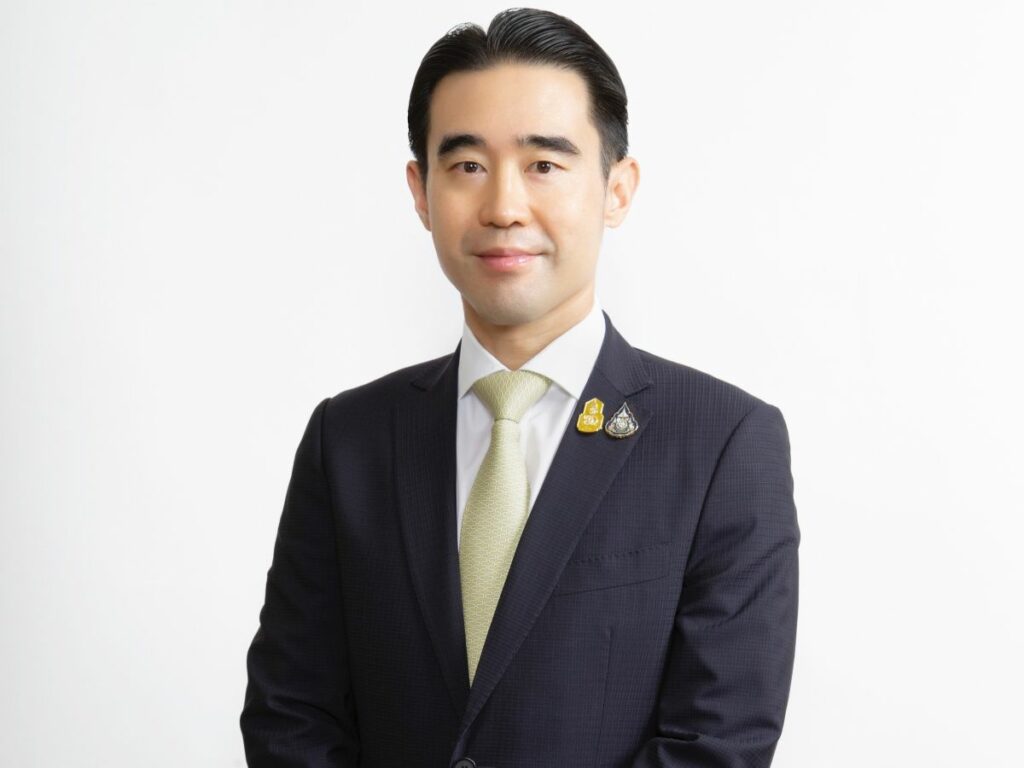 นายอัศวิน เตชะเจริญวิกุล
