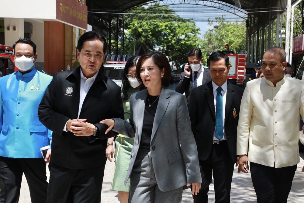 ตรีนุช ลงพื้นที่ตรวจสอบเหตุถังดับเพลิงระเบิด เยียวยาเด็กบาดเจ็บ-เสียชีวิต 