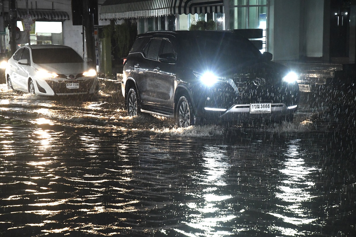 กทม. ฝนตก น้ำท่วม