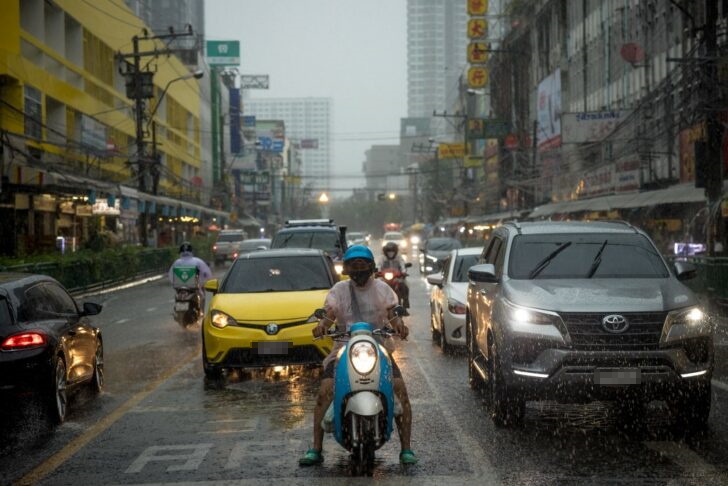 เตือนฝนตกหนัก-File Photo by Jack TAYLOR-AFP ประกาศเตือนฝนตกหนัก