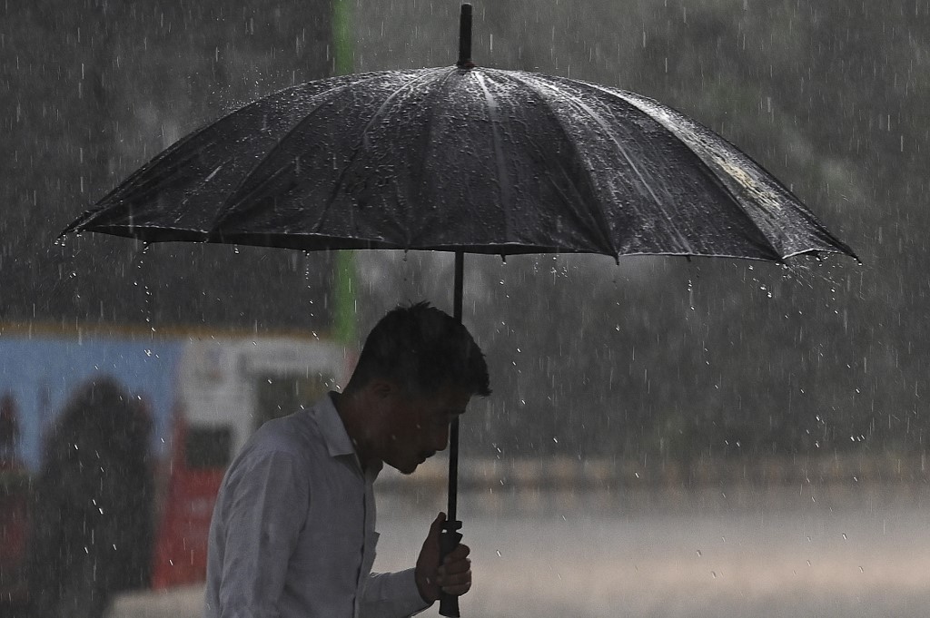 กรมอุตุฯ เตือนมรสุมเข้า-มีกำลังแรง รับมือฝนตกหนักช่วง 14-16 ก.ค.