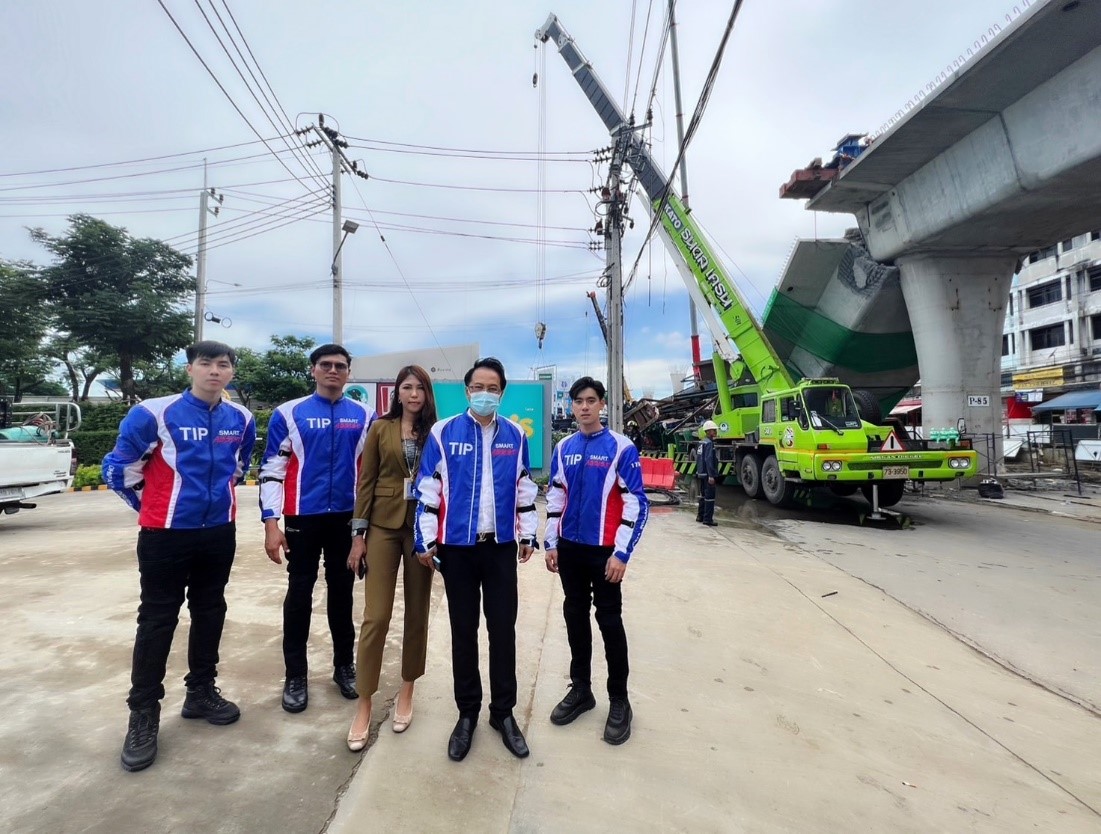 ทิพยประกันภัย เข้าเยี่ยมผู้บาดเจ็บจากเหตุการณ์สะพานถล่ม
