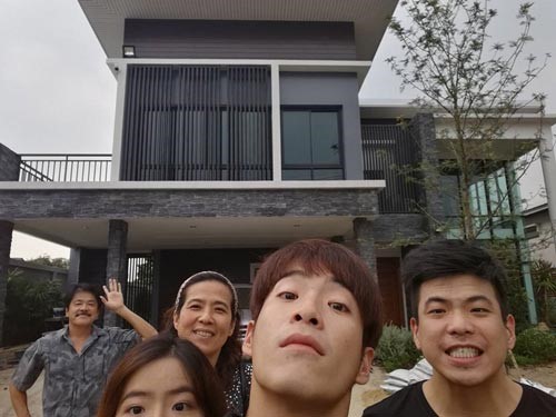 1 เหล่าดารานักแสดงคนดัง เลือกสร้างบ้านสวยน่าอยู่กับที่ไหน?