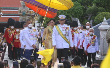 ในหลวง เสด็จฯวัดพระศรีรัตนศาสดาราม